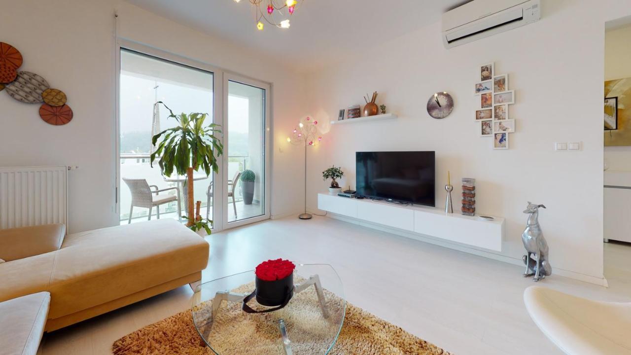 Bibi Centroom Apartment Piest'any Dış mekan fotoğraf